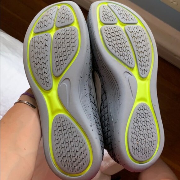 Nike lunar epic flyknit shield. Size 8.5 - Picture 4 of 4